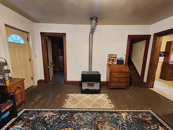 4th image of 338 E 2nd St
