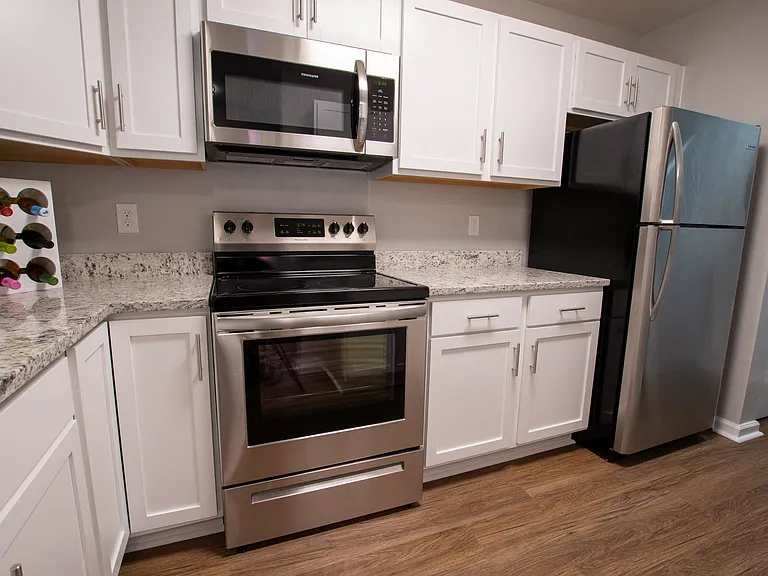 South Beach Apartments — Photo 22