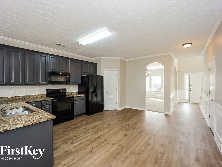 855 Chapman St — Photo 8