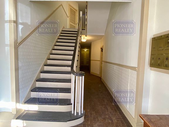 3rd image of 3110 Kensington Ave APT 4