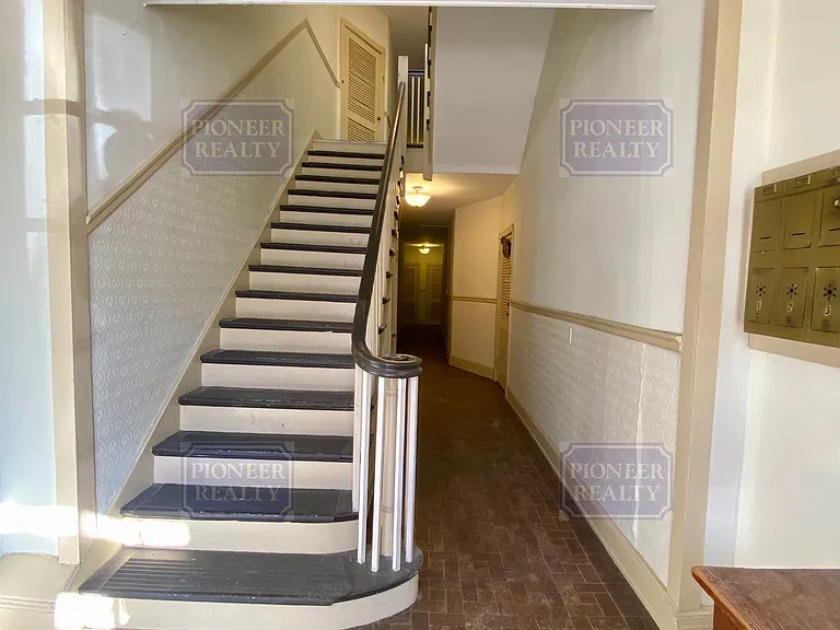 3110 Kensington Ave #4 — Photo 3