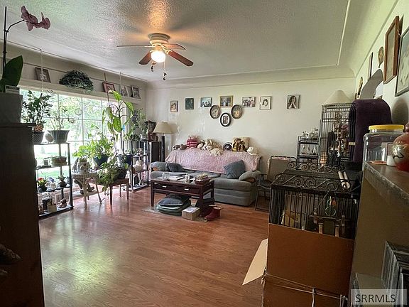 5th image of 362 SE Main St