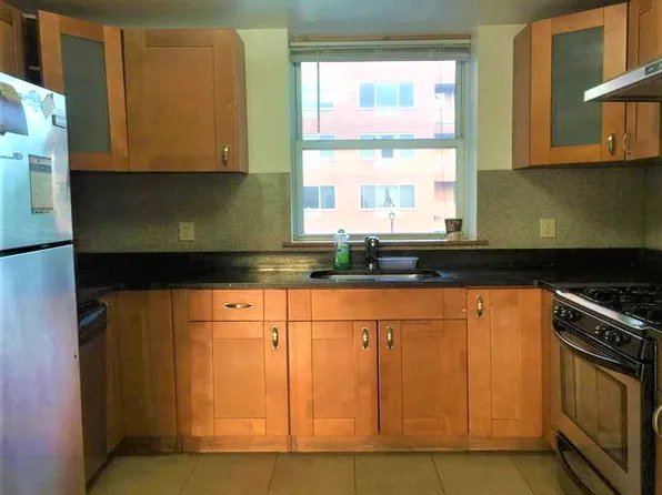 63-14 Queens Boulevard image 13 of 23