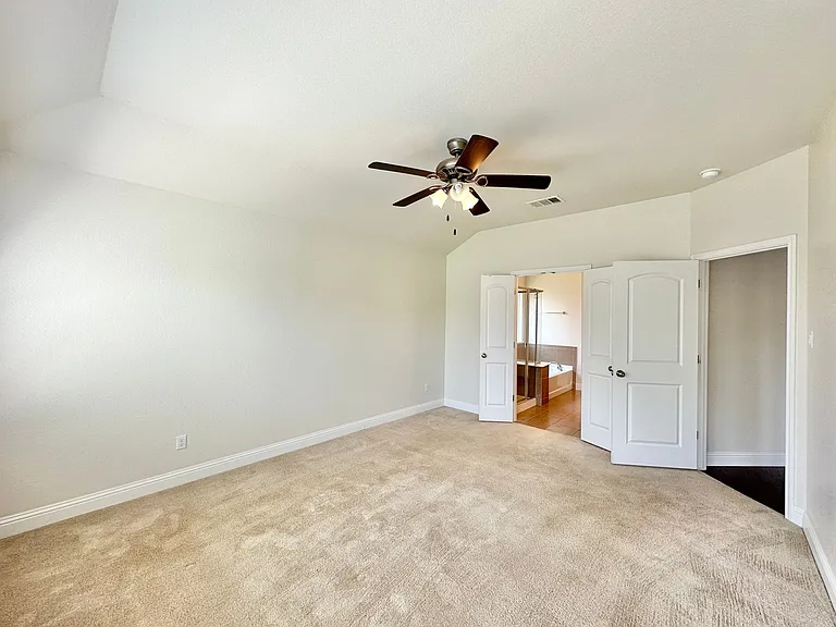 830 Old World Dr — Photo 11