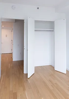 Rented by REAL New York | media 18