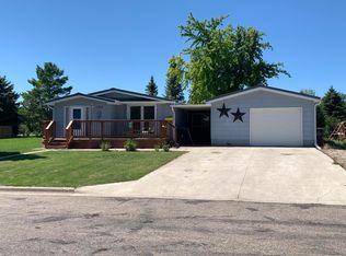 1316 15 1/2 Ave SW, Jamestown, ND 58401