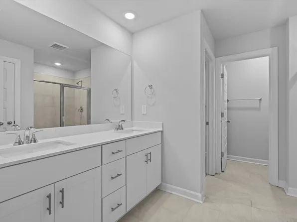 137 Bechler Dr, Gray Court, SC 29645