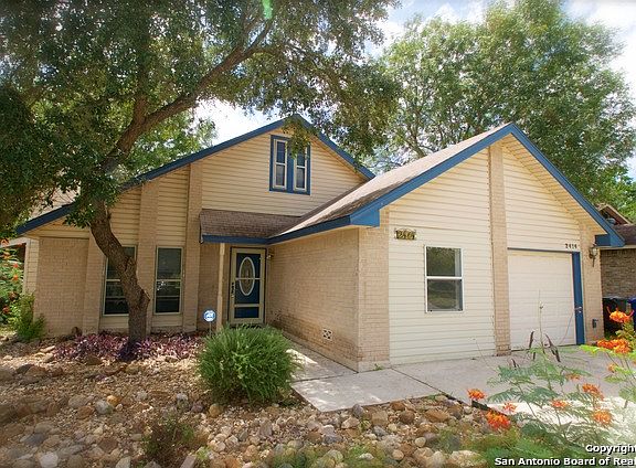 2nd image of 2414 Moss Bluff St