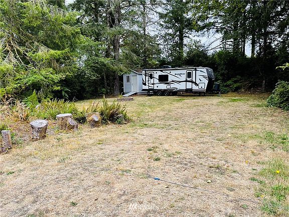 2nd image of 860 Discovery Ave SE