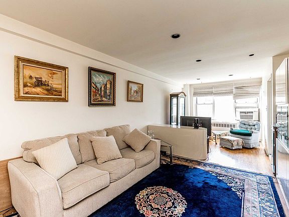 4th image of 20920 18th Ave APT 6J