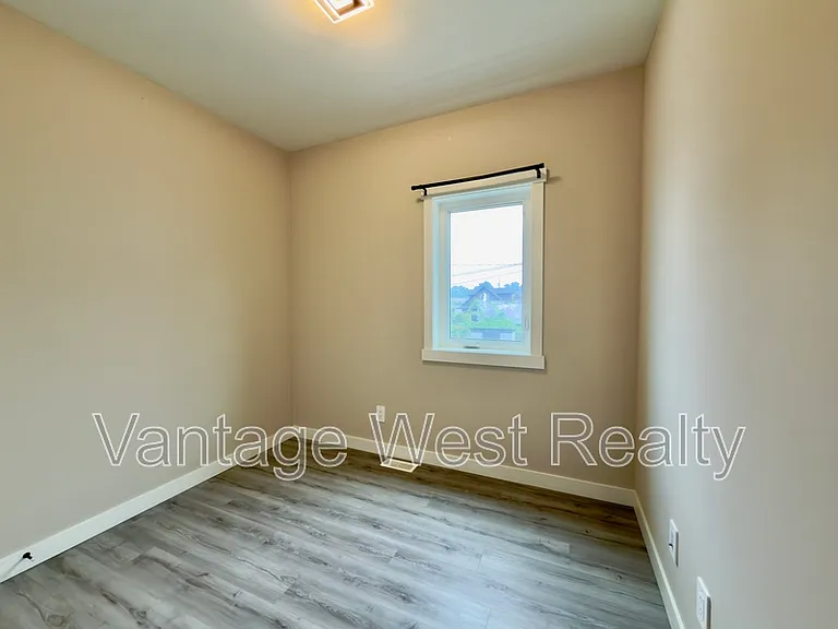 800 Morrison Ave #3 — Photo 12