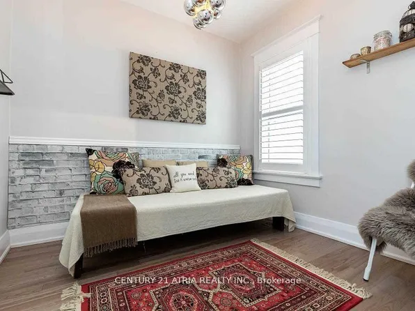 639 Mortimer Ave, Toronto, ON M4C 2J9