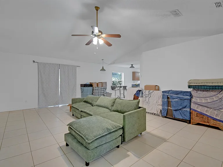444 Island View Cir — Photo 18