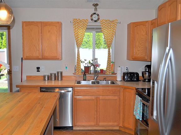 4th image of 7907 Deschutes Dr