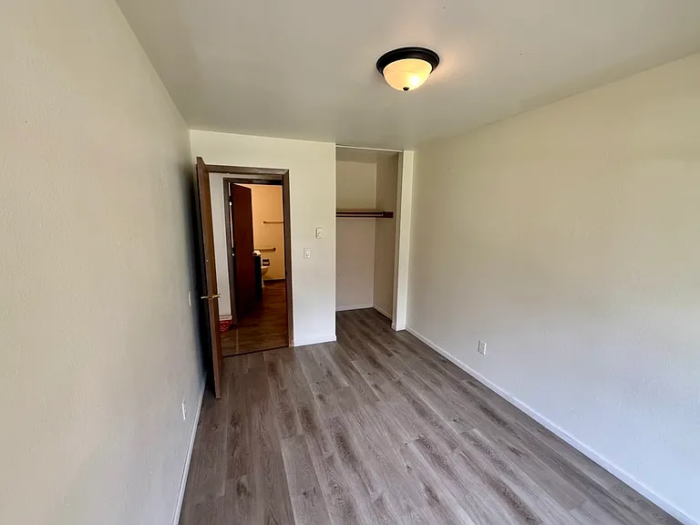 901 Progress St #5 — Photo 8