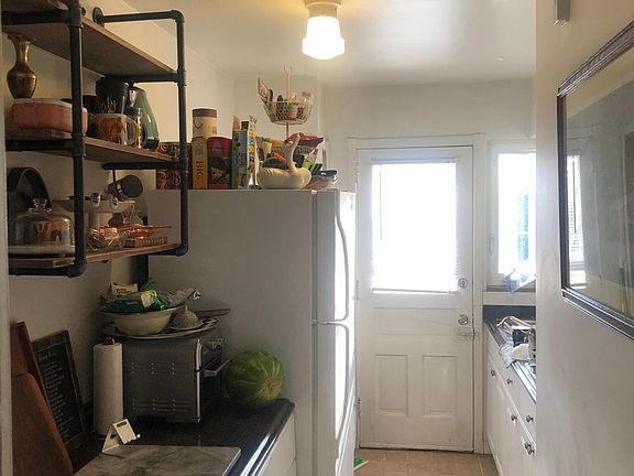 4th image of 1629 Elmwood Ave #A