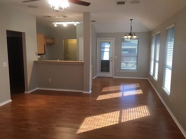 1st image of 713 Fleming Dr