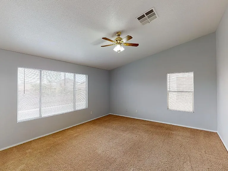 377 Ravensmere Ave — Photo 26