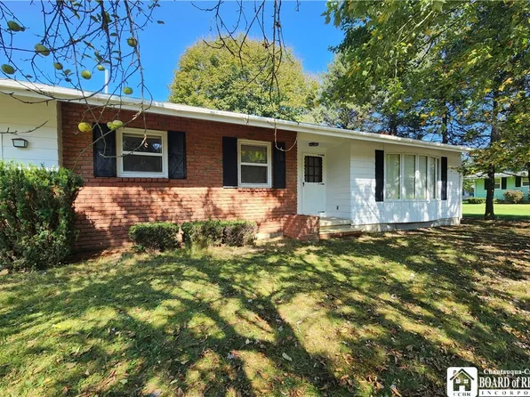 11 Marvin St, Frewsburg, NY 14738