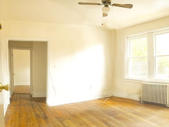 2nd image of 205 N Plum St APT 8