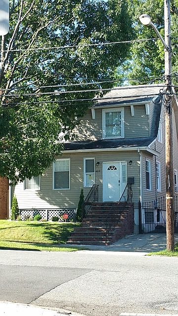 2nd image of 402-404 3rd Ave W