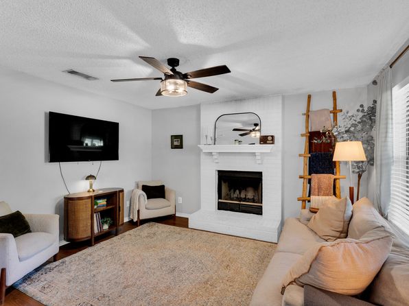 107 Lawndale Dr