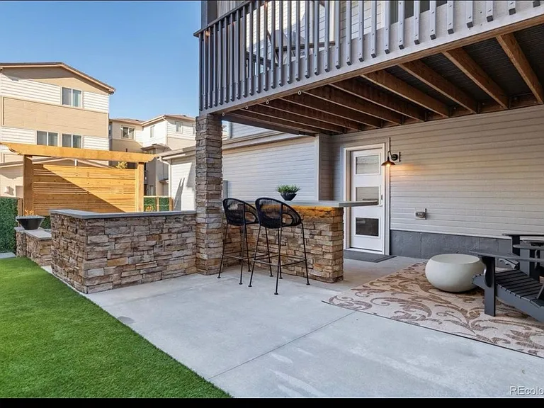 3401 Cranston Cir — Photo 17