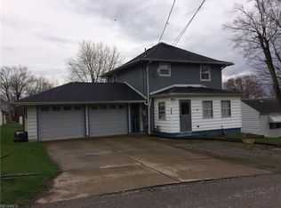 8196 Edmond St, Masury, OH 44438
