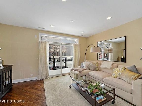 3rd image of 1800 W Erie St #4