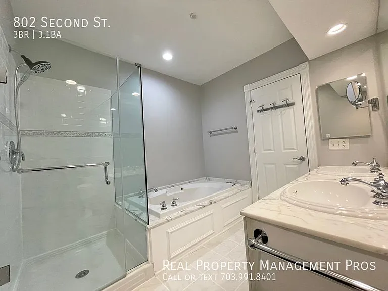 802 2nd St — Photo 24