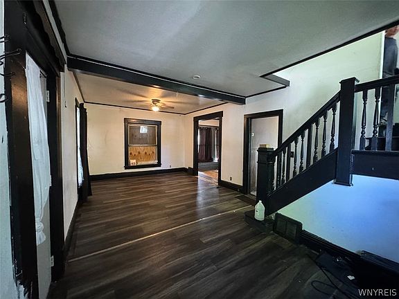 5th image of 225 Flint St