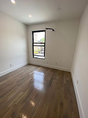 2nd image of 1262 Park Pl Floor 2