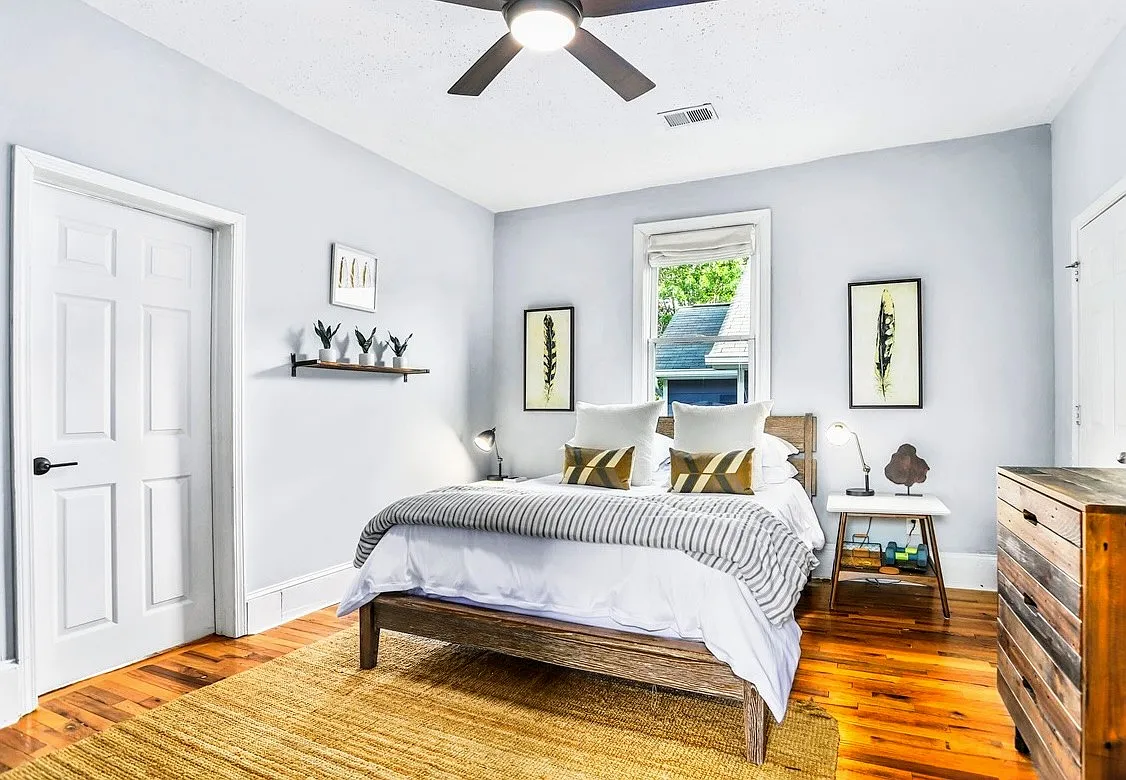 3 bed, 2000 sqft, $3,000 — Photo 2