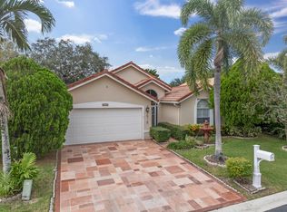 2705 Pointe Cir, Greenacres, FL 33413