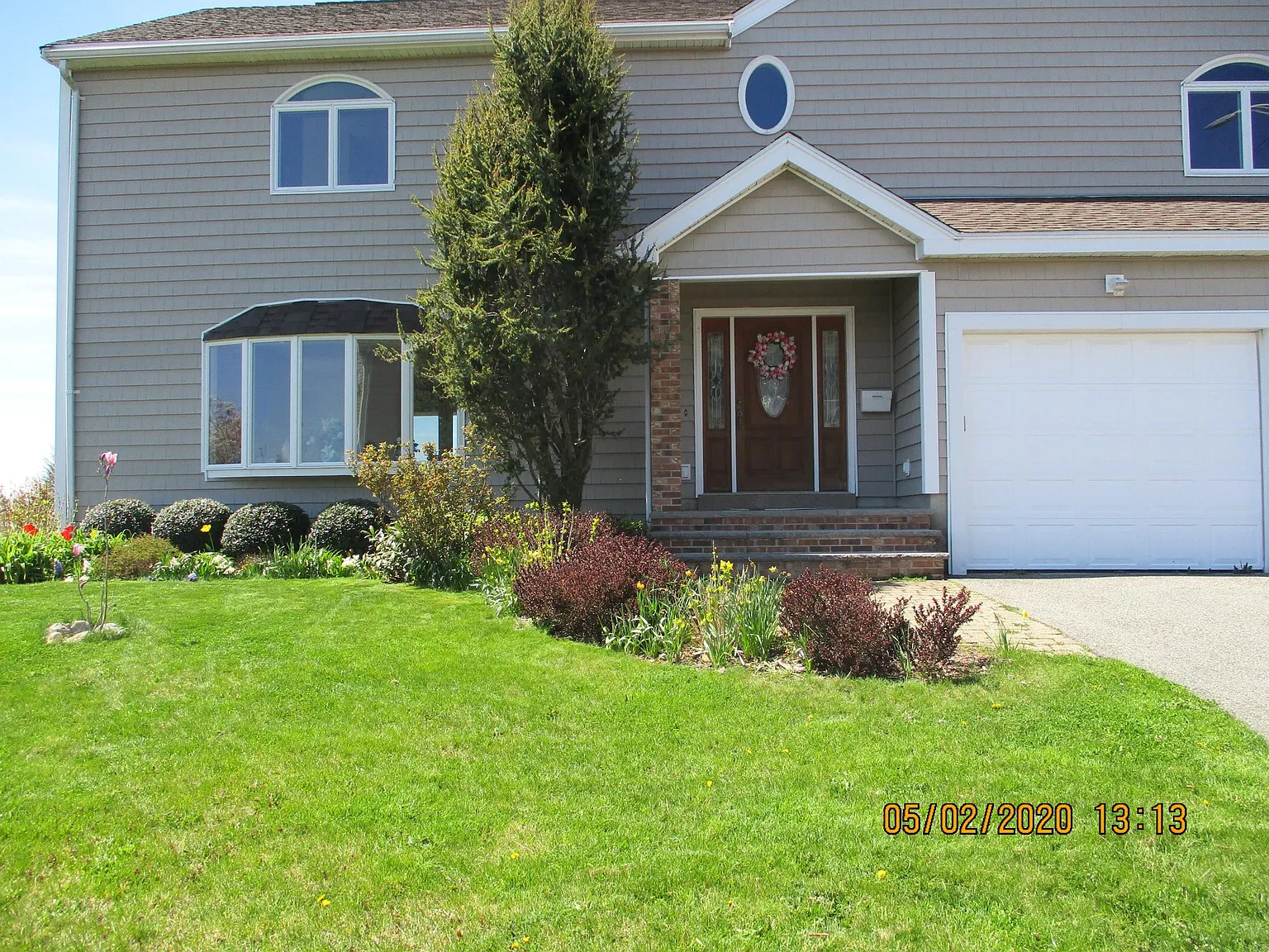 4 bed, 3.5 bath, 4000 sqft, $9,200 — Photo 2