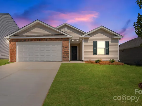 46 Ashelyn Park Dr, Fletcher, NC 28732