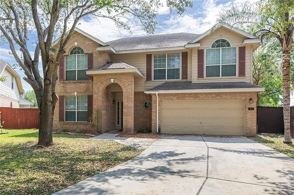 4 bed, 3.5 bath, 2649 sqft, $2,400 — Photo 1