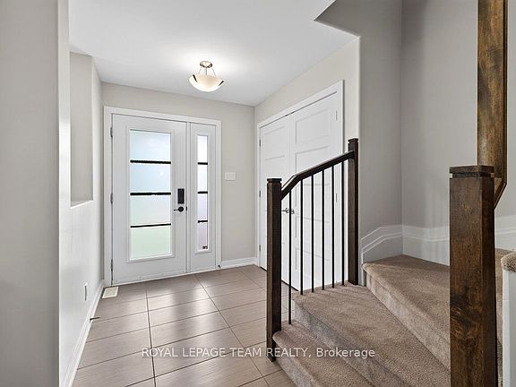 4th image of 419 Provence Ave