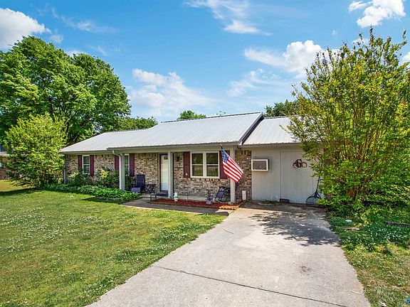 3rd image of 404 Potomac Dr
