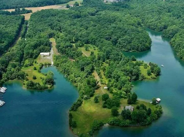 24 Bridgewater Grande Dr, Moneta, VA 24121