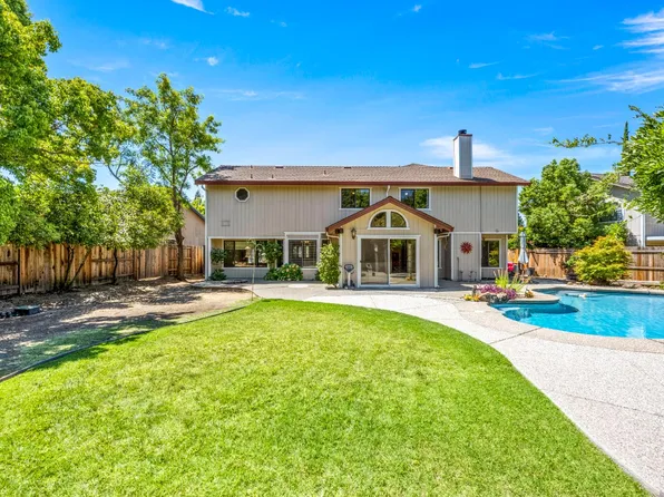 1418 Kennedy Dr, Roseville, CA 95678