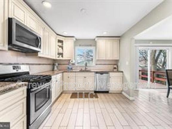 5th image of 842 Woodlane Rd