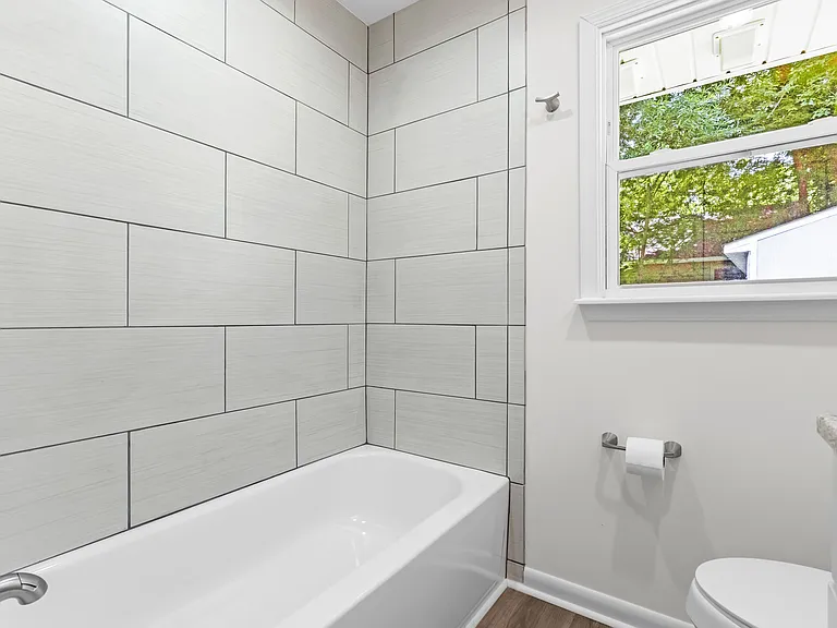 320 Clay St — Photo 12
