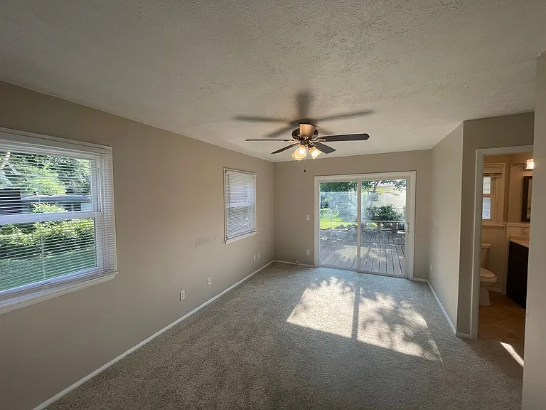 1119 E Edgewood St — Photo 11