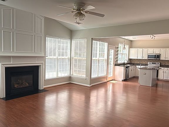 5th image of 8816 Stags Leap Ct