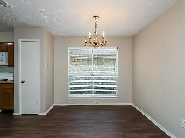 15826 Beechnut St — Photo 7