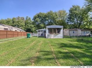 8037 Brookfield Dr, Caseyville, IL
