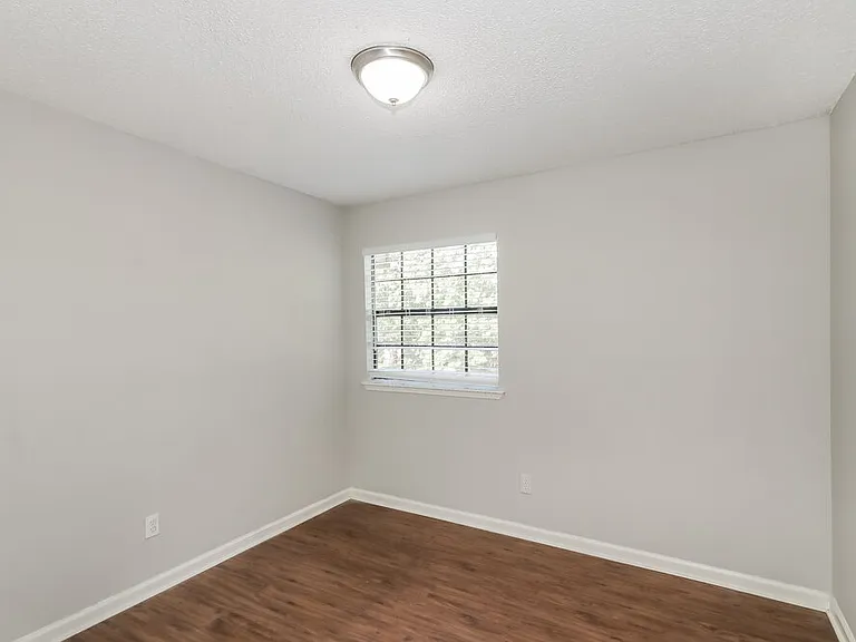 18711 Droitwich Dr — Photo 12