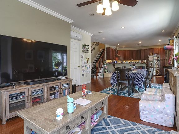 3rd image of 227 Palisade Ave #1