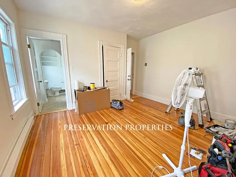 145 Alder St #2R — Photo 3